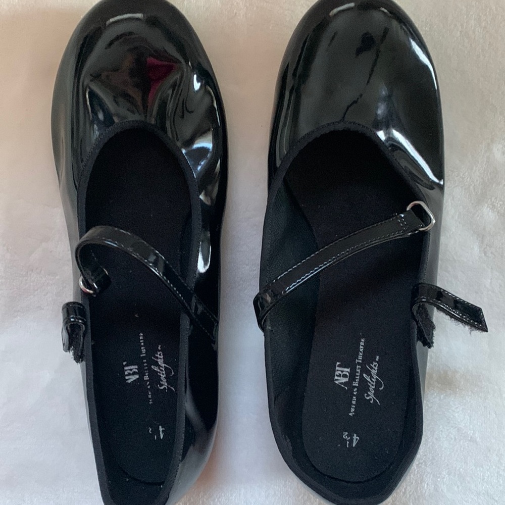 Black tap shoes for girls